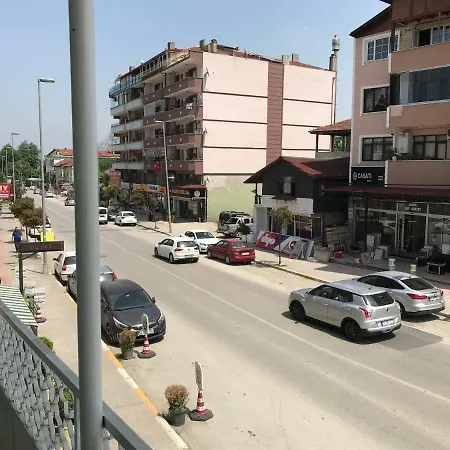 Ozgur Konuk Evi * Sapanca