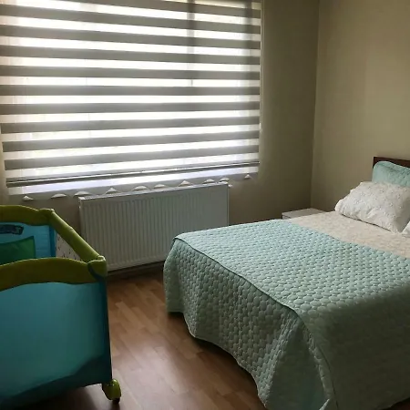 Ozgur Konuk Evi *