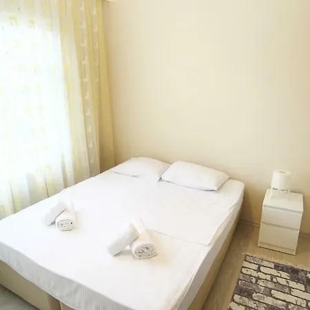 Ozgur Konuk Evi Appartamento *